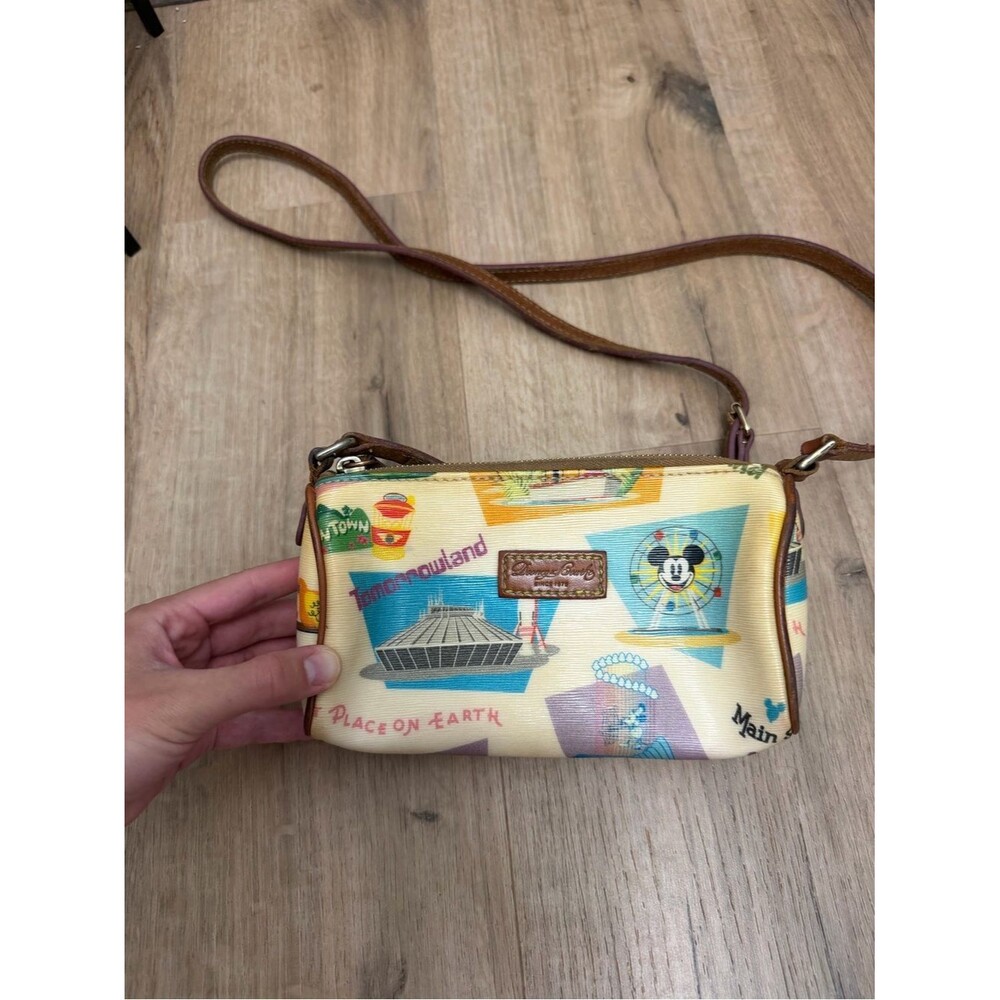 VTG Disney Parks Γ Dooney & Bourke Sketch crossbody bag